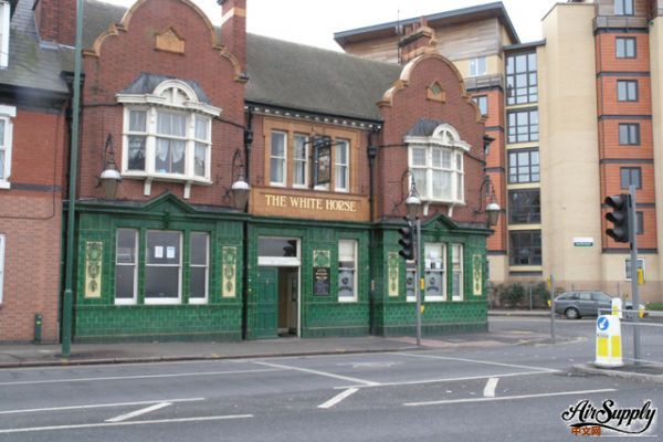 the White Horse Graham Nottingham.jpg